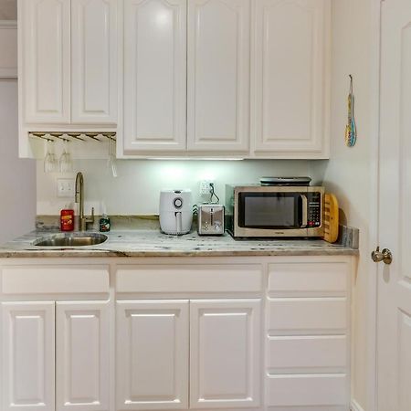Gulf Breeze Vacation Rental For 2 With Pool Access! Екстер'єр фото