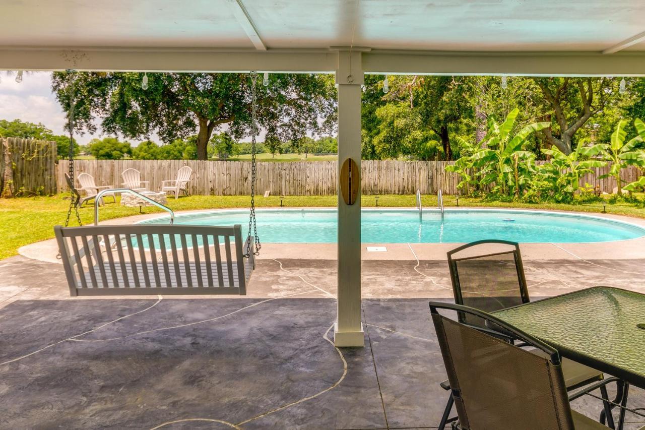 Gulf Breeze Vacation Rental For 2 With Pool Access! Екстер'єр фото