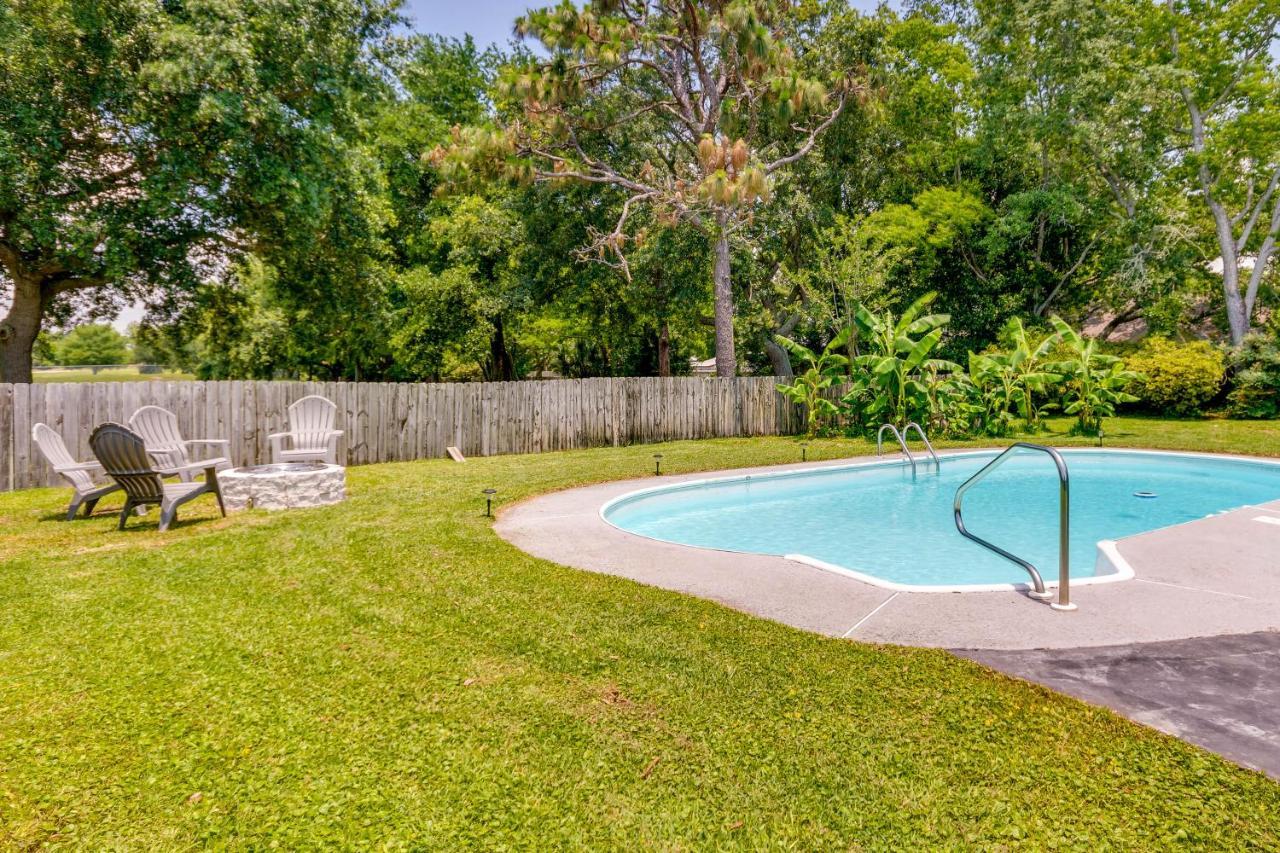 Gulf Breeze Vacation Rental For 2 With Pool Access! Екстер'єр фото